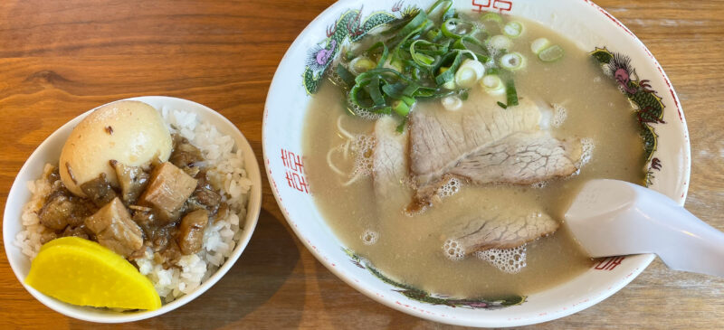 朝ラー！昼ラー！夜ラー！ラーメン好きにはたまらない『博多ラーメン